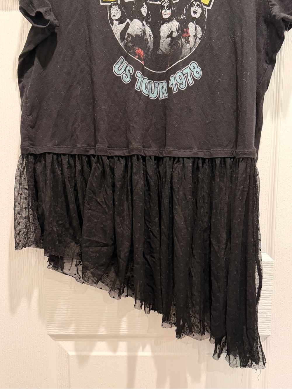 KISS Band Tee Dress Lace Hem Asymmetrical Graphic Top Size 2 Black - Picture 6 of 7